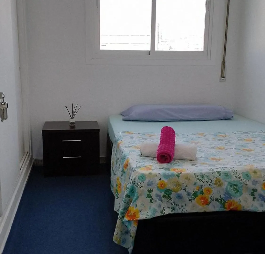 Habitacion Privada Centro Malaga Cerca Tren Maria Zambrano Y Playa Muy Buena Conexion Wifi Homestay