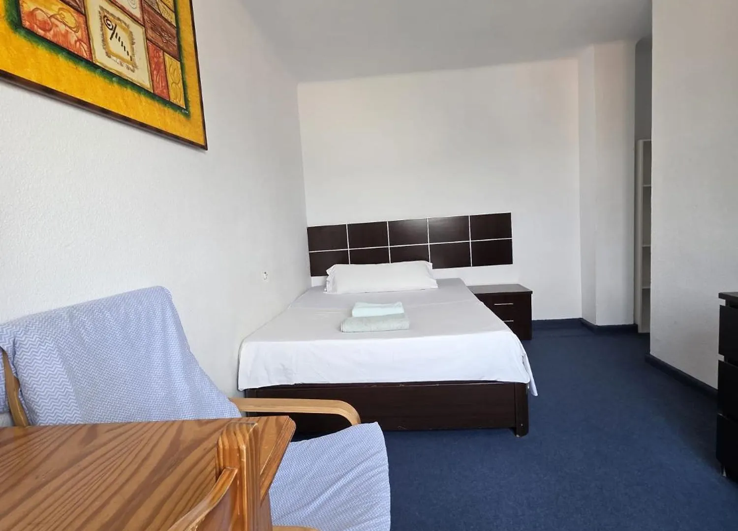Habitacion Privada Centro Malaga Cerca Tren Maria Zambrano Y Playa Muy Buena Conexion Wifi Homestay