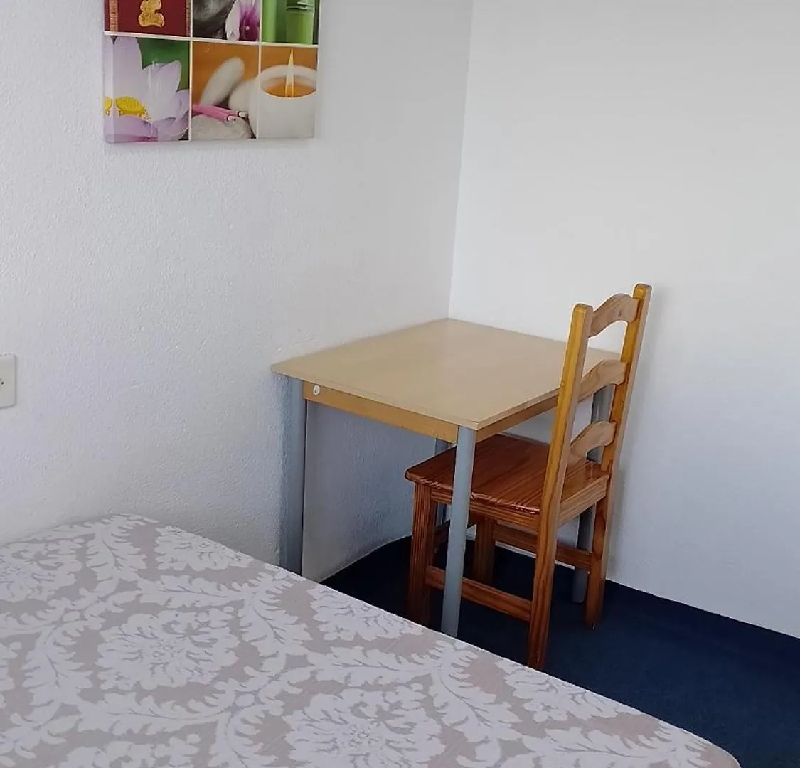 Habitacion Privada Centro Malaga Cerca Tren Maria Zambrano Y Playa Muy Buena Conexion Wifi Homestay
