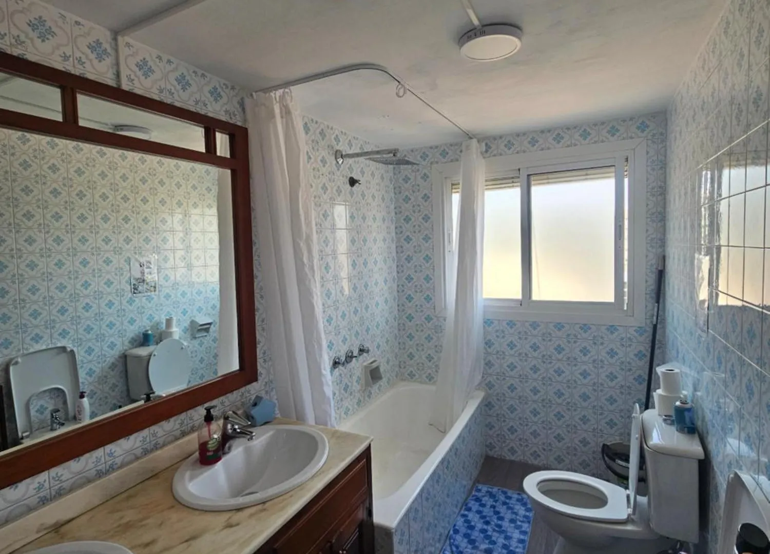 Habitacion Privada Centro Malaga Cerca Tren Maria Zambrano Y Playa Muy Buena Conexion Wifi Homestay