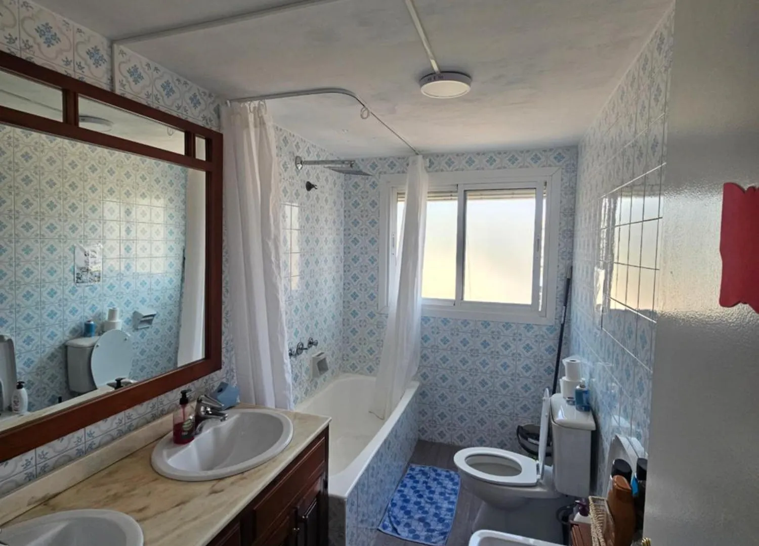 Homestay Habitacion Privada Centro Malaga Cerca Tren Maria Zambrano Y Playa Muy Buena Conexion Wifi